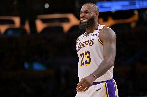 只能是你了！詹姆斯即將復出 湖人未來(lái)一周僅兩場(chǎng)比賽&都是打爵士