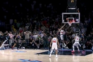 亂戰！麥克布萊德拋投&唐斯補籃+撤步中投 3次絕平球都沒(méi)打成！