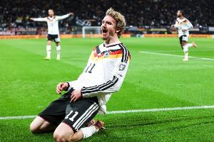 新·金色轟炸機！沃爾特馬德世預賽3戰4球，身高1米98鋒線(xiàn)橋頭堡