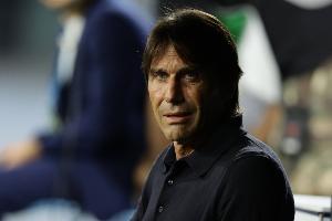 意媒：孔蒂本周一指導全隊訓練，和那不勒斯球員進(jìn)行了面對面交流