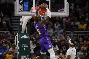 場(chǎng)均16.2分8.4板！里夫斯談艾頓活力：他簡(jiǎn)直興奮到爆