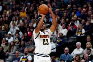 就差1分了！卡梅隆·約翰遜接約基奇傳球三分打停公牛