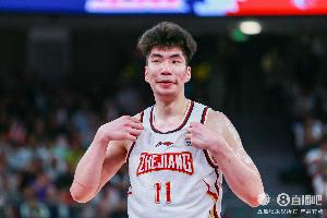 個(gè)人有哪些進(jìn)步？余嘉豪：心態(tài)、對比賽中機會(huì )的判斷、身體對抗