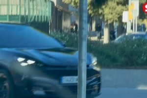 每體：拉菲尼亞回到巴薩基地繼續康復進(jìn)程，今日可能單獨訓練