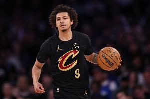 勇猛沖鋒！克雷格·波特搶斷反擊 不懼追防球員飛身劈扣