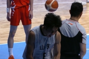 降維打擊！張博源22中11&10罰7中空砍全場(chǎng)最高31分 另9板2助2帽