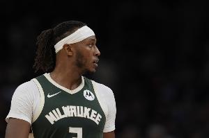 只進(jìn)三分！特納僅出手9次命中4球 拿到15分7籃板2助攻3搶斷