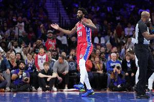 納斯:恩比德膝蓋仍有疼痛感現在是每日觀(guān)察 離復出不遠了