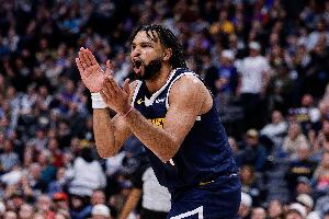 帶隊瘋狂追分！穆雷反擊一條龍打成2+1 個(gè)人連拿11分