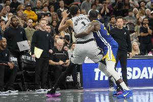 追夢(mèng)：文班就像KD一旦出手絕對沒(méi)法干擾 你只能在他接球前想辦法