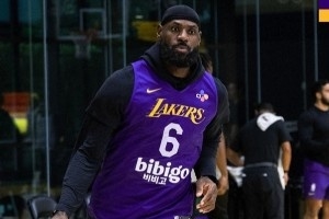 老詹歸隊！湖人官推曬訓練照：回到主場(chǎng)的感覺(jué)真好