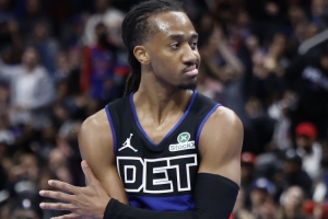 太牛啦！詹金斯21中11砍26分2板8助攻1斷 正負值+23冠絕全場(chǎng)