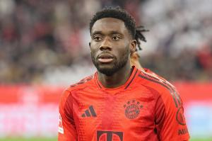 記者：阿方索·戴維斯、伊藤洋輝參加拜仁今日訓練