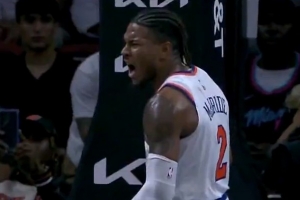 屏無(wú)聲處聽(tīng)驚雷！麥克布萊德反擊突然起飛 單臂隔扣哈克斯！