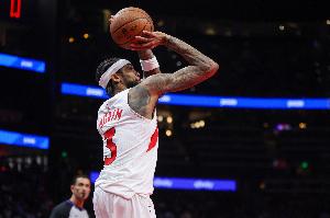 全隊唯一上雙！英格拉姆半場(chǎng)10中4拿到12分4板2助1斷2帽