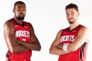 火箭官方：火蜜們 來(lái)給杜蘭特+申京組合取個(gè)名吧？