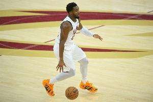 NBA官方：騎士因違反聯(lián)盟球員參與政策被處以10萬(wàn)美元罰款！