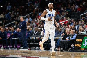 搶爆內線(xiàn)！小卡特7中5高效拿下17分12板2助1斷