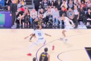 無(wú)縫銜接！詹姆斯先助攻艾頓空接暴扣 再助攻斯瑪特空切拋投