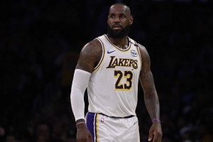 美記提醒：詹姆斯連續1292場(chǎng)比賽得分上雙的紀錄可能不保啊