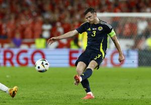 淚目！羅伯遜談出線(xiàn)：我的腦海里都是若塔，他肯定在對我微笑