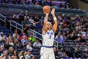 莫斯利：班凱羅恢復得很好 他一直在做非對抗的高強度力量訓練