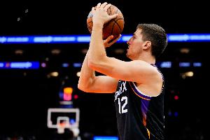 很穩的感覺(jué)！吉萊斯皮11投6中得19分3板1斷 6次助攻已是全隊最高