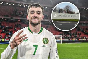 迎接英雄凱旋！愛(ài)爾蘭都柏林機場(chǎng)打趣：我們改名叫“帕洛特機場(chǎng)”