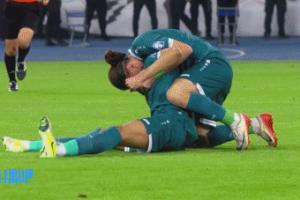 天堂地獄！伊拉克讀秒絕殺全隊擁抱喜極而泣，阿聯(lián)酋球迷哭成淚人