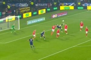 炸裂！蘇格蘭贏(yíng)球才確保晉級，麥克托米奈開(kāi)場(chǎng)精彩倒鉤助球隊領(lǐng)先