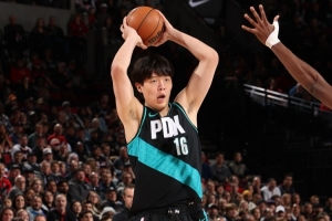 拓記：楊瀚森成為今天球迷唯一興奮點(diǎn) 明天球隊可能會(huì )讓羅威輪休