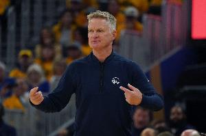 科爾：喜歡球隊的努力但不喜歡失誤 會(huì )討論老將們明天是否輪休