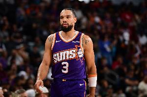 給足對抗！狄龍上半場(chǎng)8中3得7分1板3助2斷 面對楊瀚森得分+搶斷