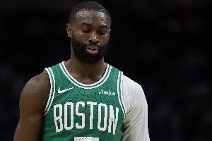 布朗半場(chǎng)僅打12分鐘！馬祖拉：想均衡出場(chǎng)時(shí)間 他下半場(chǎng)打得很棒