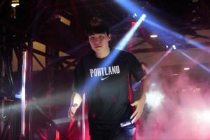 一步一個(gè)腳??！楊瀚森單場(chǎng)9分后NBA生涯得分來(lái)到18分 和周琦差6分