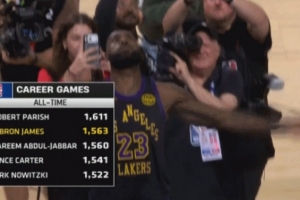 來(lái)了來(lái)了！詹姆斯生涯第23個(gè)賽季首秀 鎂粉先撒起來(lái)