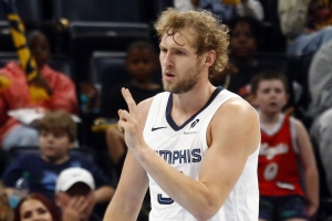 臥底？蘭代爾17分鐘9投僅2中拿到4分7板 罰球3中0&正負值-17