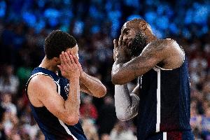 詹姆斯：我不會(huì )參加28年奧運會(huì ) 我們無(wú)法超越24年奧運會(huì )最后兩場(chǎng)