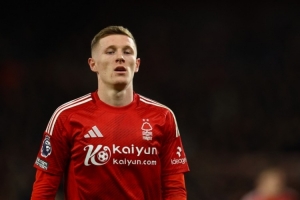 英媒：曼聯(lián)計劃明夏買(mǎi)中場(chǎng)，沃頓和安德森冬窗很難簽下且價(jià)格昂貴