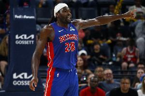 斯圖爾特首發(fā)出戰26分鐘 7中4&5罰全中拿到13分9板3助