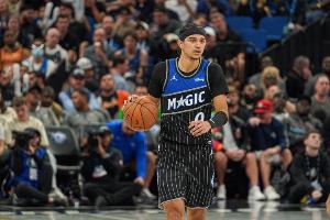 摧枯拉朽！布萊克持球直殺內線(xiàn) 起飛暴扣打停勇士