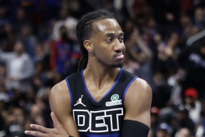 沖擊力十足！詹金斯10中6拿到14分 另有3板7助2斷 正負值+8