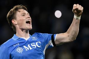 倒鉤破門(mén)！在俱樂(lè )部和國家隊，司職中場(chǎng)的麥克托米奈已打進(jìn)60球