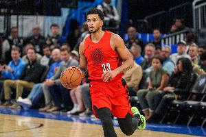 手感太差！卡馬拉10中2低效拿到6分2板3助1斷 4失誤