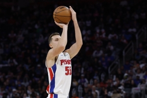 外線(xiàn)火力！鄧肯·羅賓遜三分9中4砍下14分3籃板3助攻