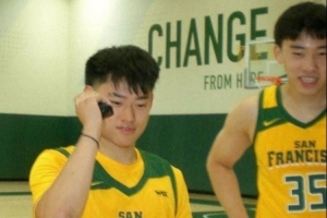 媒體人：舊金山大學(xué)教練對失誤控制要求嚴格 王俊杰&趙維倫出手少