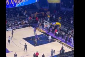 詹姆斯熱身怒砸籃板側沿！美媒：勒布朗第23年準備好了????