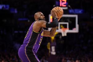 23號第23賽季~詹姆斯2記三分超米勒升三分榜第6 7投11分12助1失誤