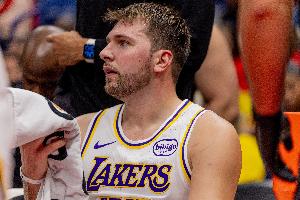 東契奇進(jìn)入聯(lián)盟至今51次至少35+5+10 同期沒(méi)有其他人超過(guò)30次