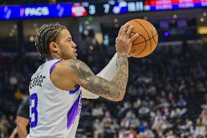 防守在哪里？基昂特·喬治半場(chǎng)15中9砍下23分 轟中5記三分很輕松